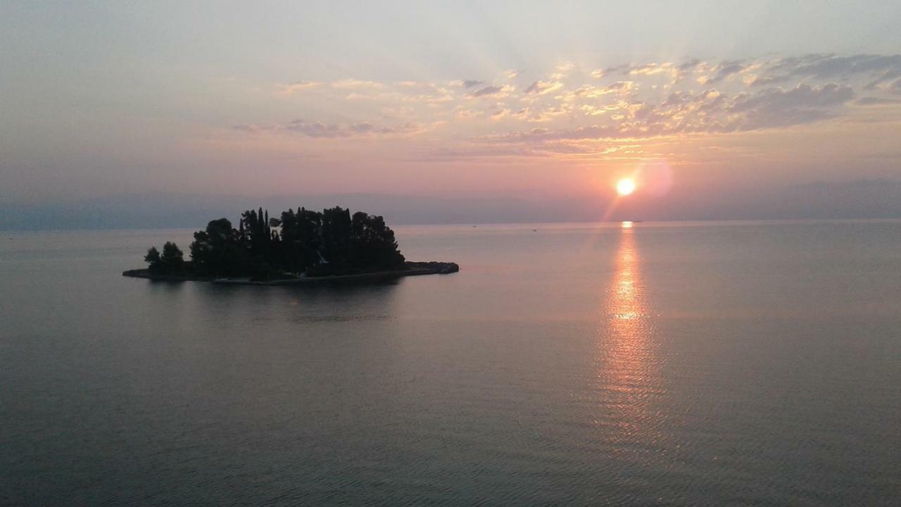 Aparthotel Mouse Island Perama  Exterior foto
